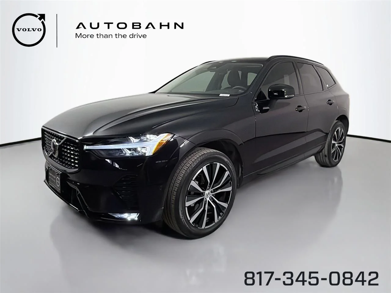 2024 Volvo XC60 B5 Plus Dark Theme AWD's photo
