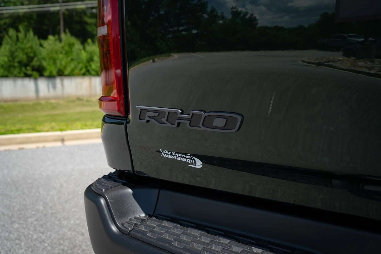 New 2026 Serrano-Green Metallic Exterior Paint RAM RHO image 16