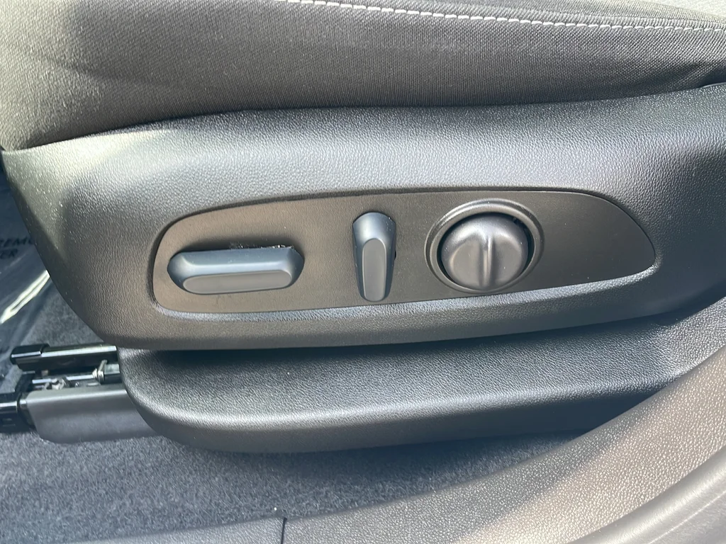 Used 2023 White Chevrolet LT image 18