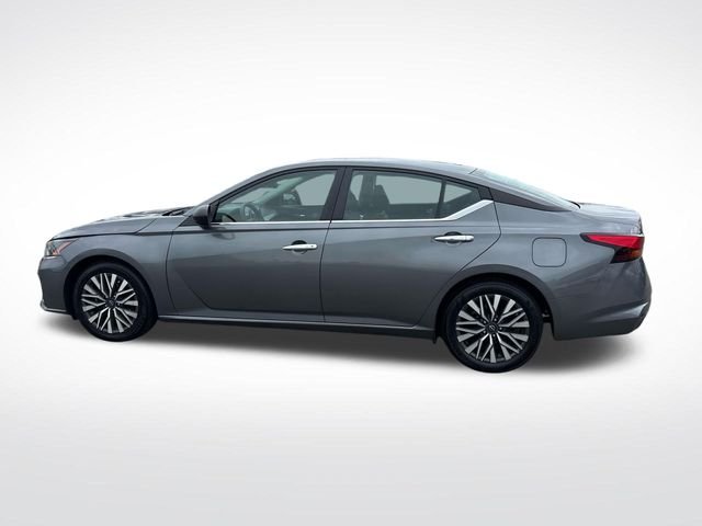 Used 2024 Gun Metallic Nissan 2.5 SV image 2