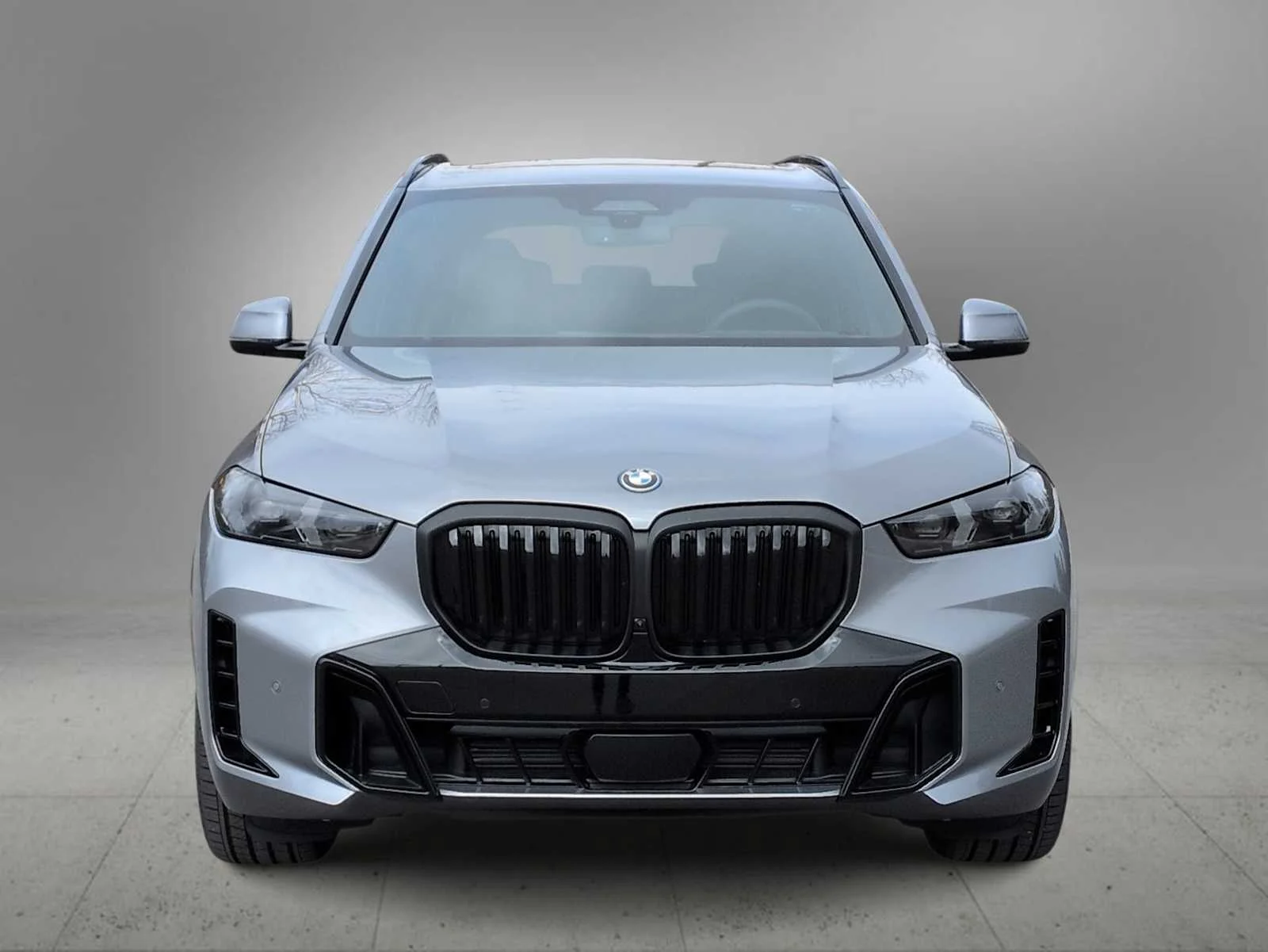 New 2026 Skyscraper Grey Metallic BMW xDrive50e image 3