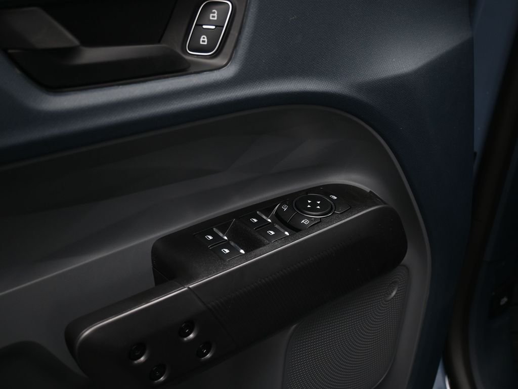 New 2025 Azure Gray Metallic Tri-Coat Ford XLT image 9