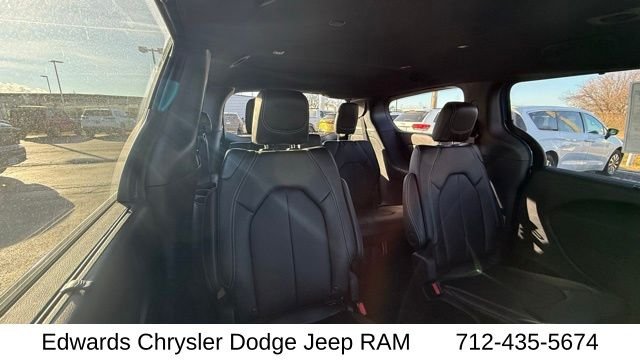 2026 Chrysler Pacifica Select - Photo 43