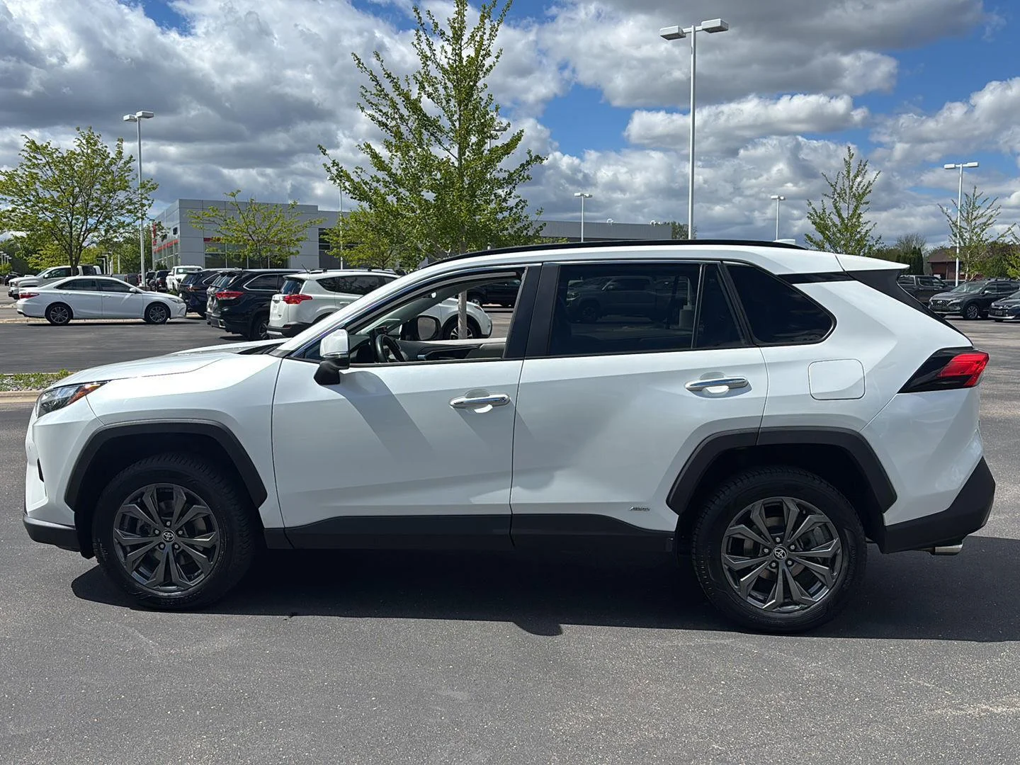 Used 2023 Wind Chill Pearl Toyota Limited image 25
