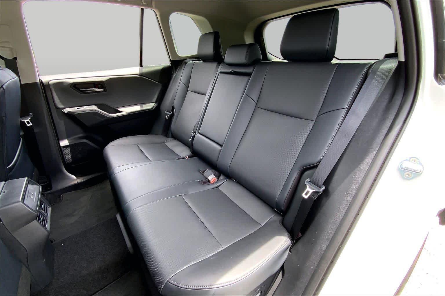 Used 2026 Ice Cap Toyota XLE Premium image 20