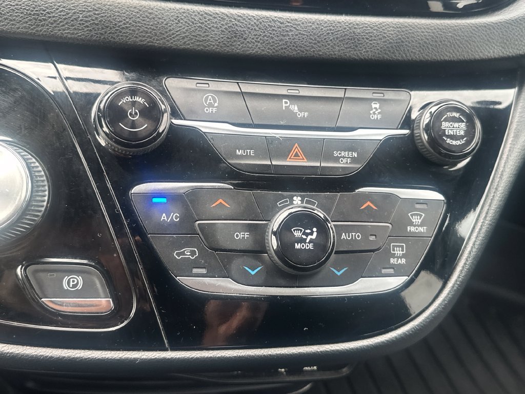 Used 2020 Black Chrysler Touring image 15