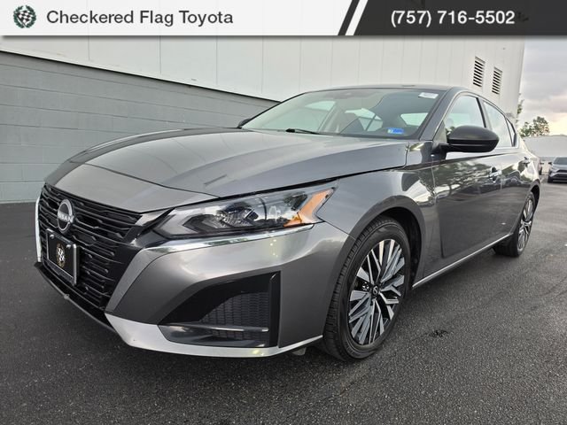 Used 2025 Gun Metallic Nissan 2.5 SV image 1