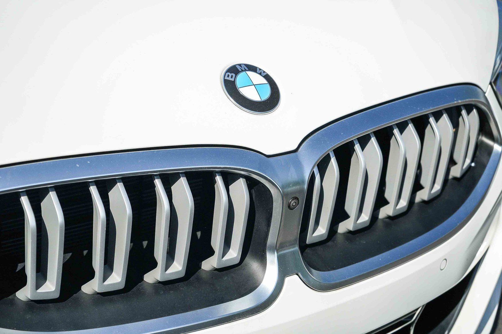 2025 BMW 8 Series 840i - Photo 9