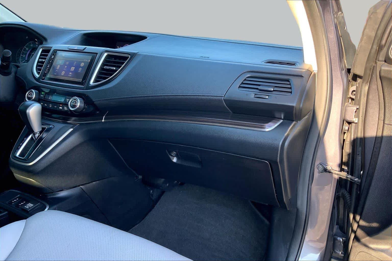 Used 2016 Modern Steel Metallic Honda Touring image 17