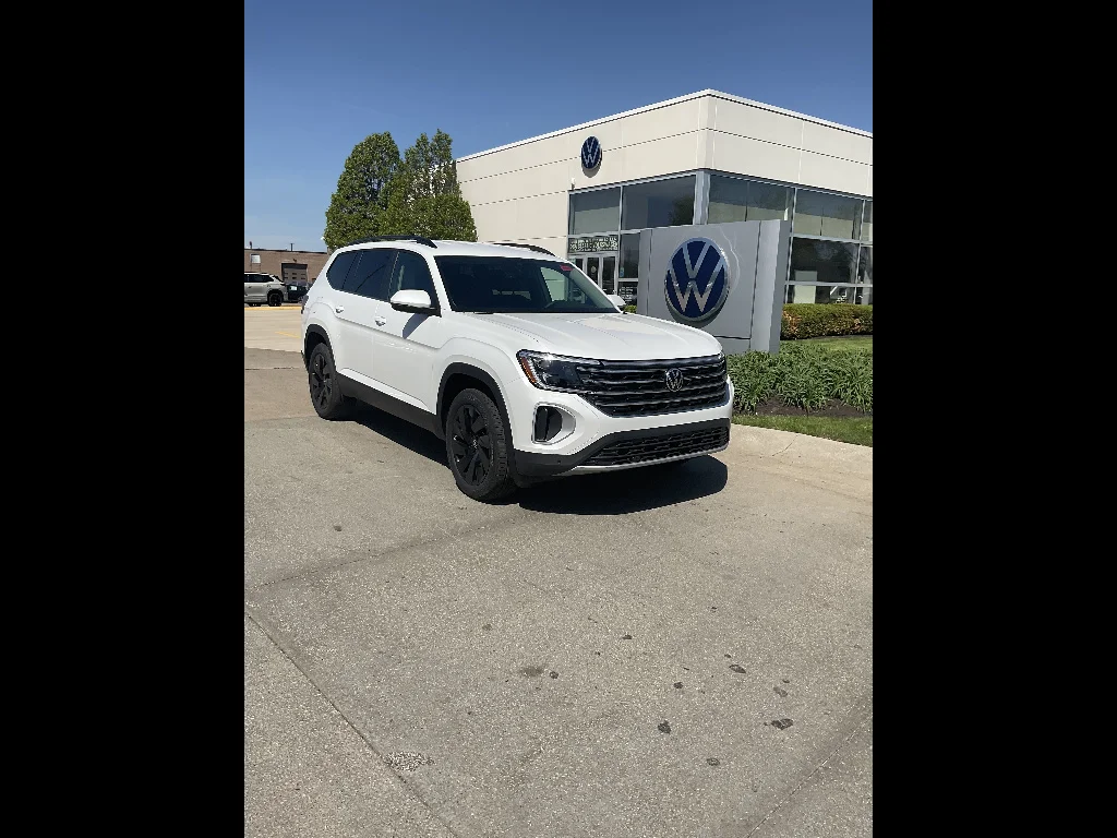 New 2026 Opal White Pearl Volkswagen SE 4Motion image 1