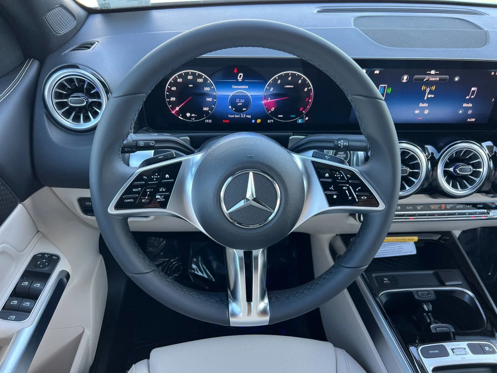 New 2026 White Mercedes-Benz GLB 250 image 16