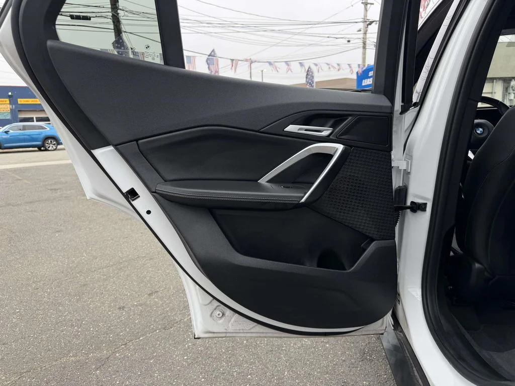 Used 2026 White BMW xDrive28i image 23