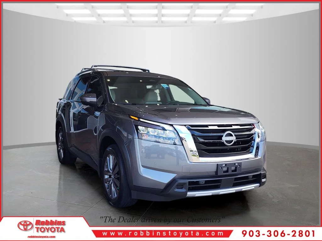 2025 Nissan Pathfinder SL 2WD's photo