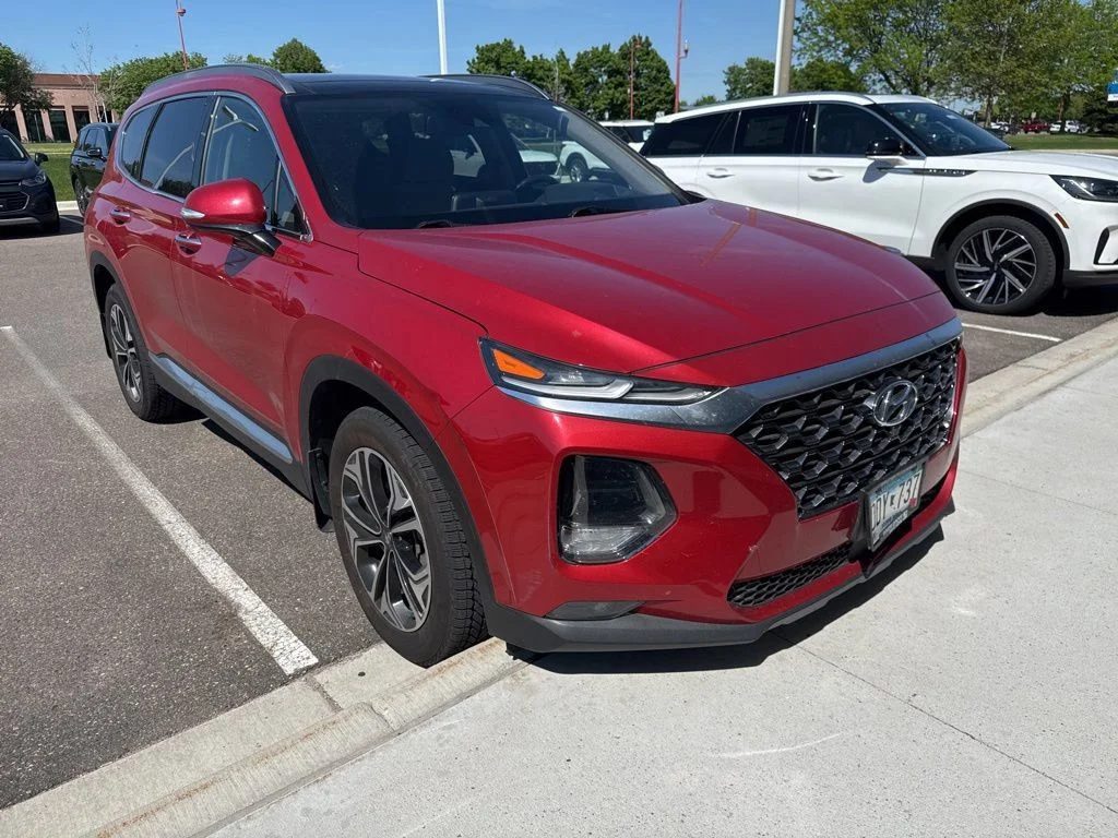 Used 2019 Red Hyundai Ultimate image 1