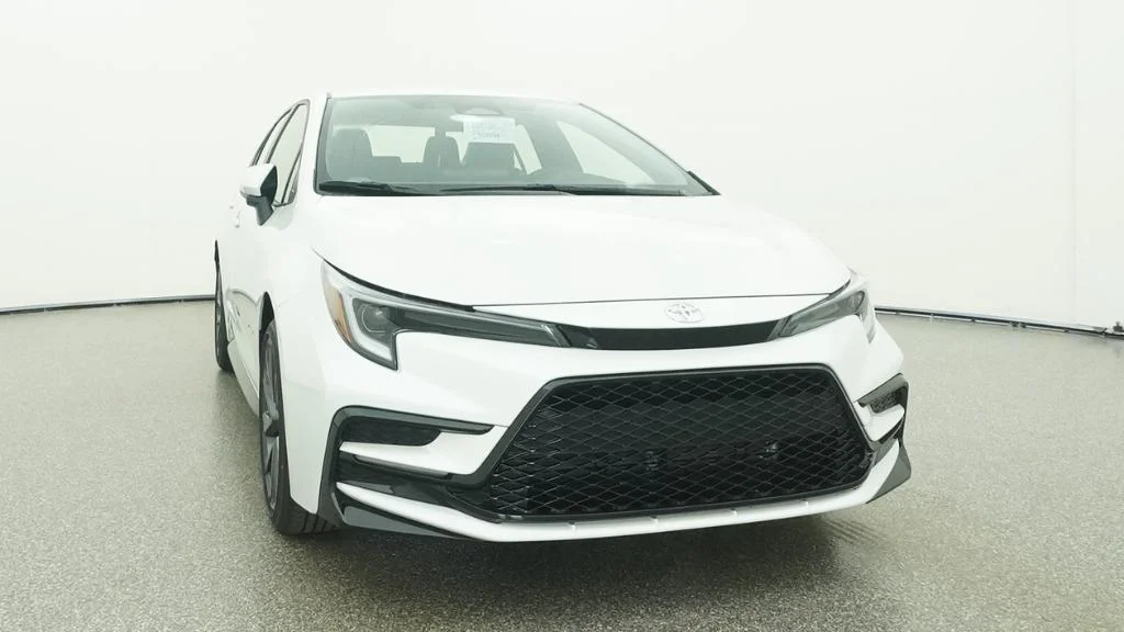 2026 Toyota Corolla SE - Photo 13