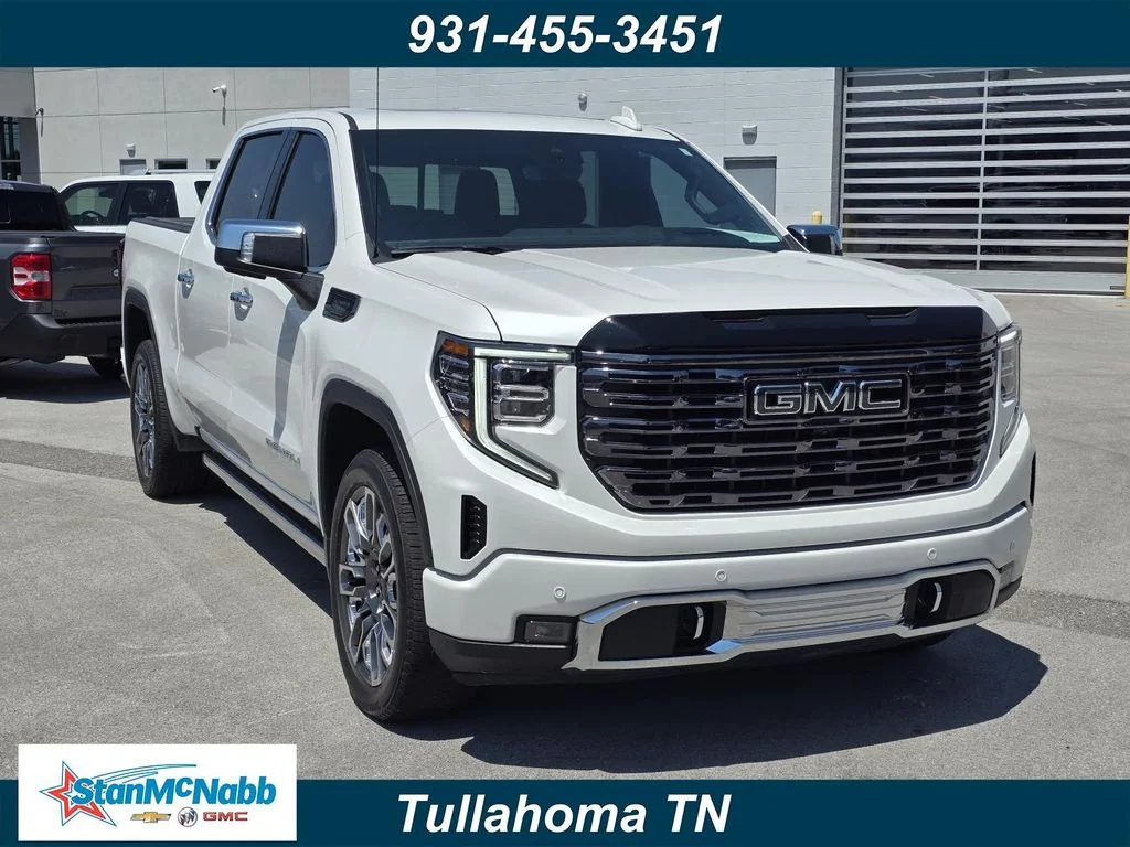 Used 2025 White Frost Tricoat GMC Denali Ultimate image 1