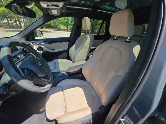 Used 2020 Gray BMW sDrive28i image 11