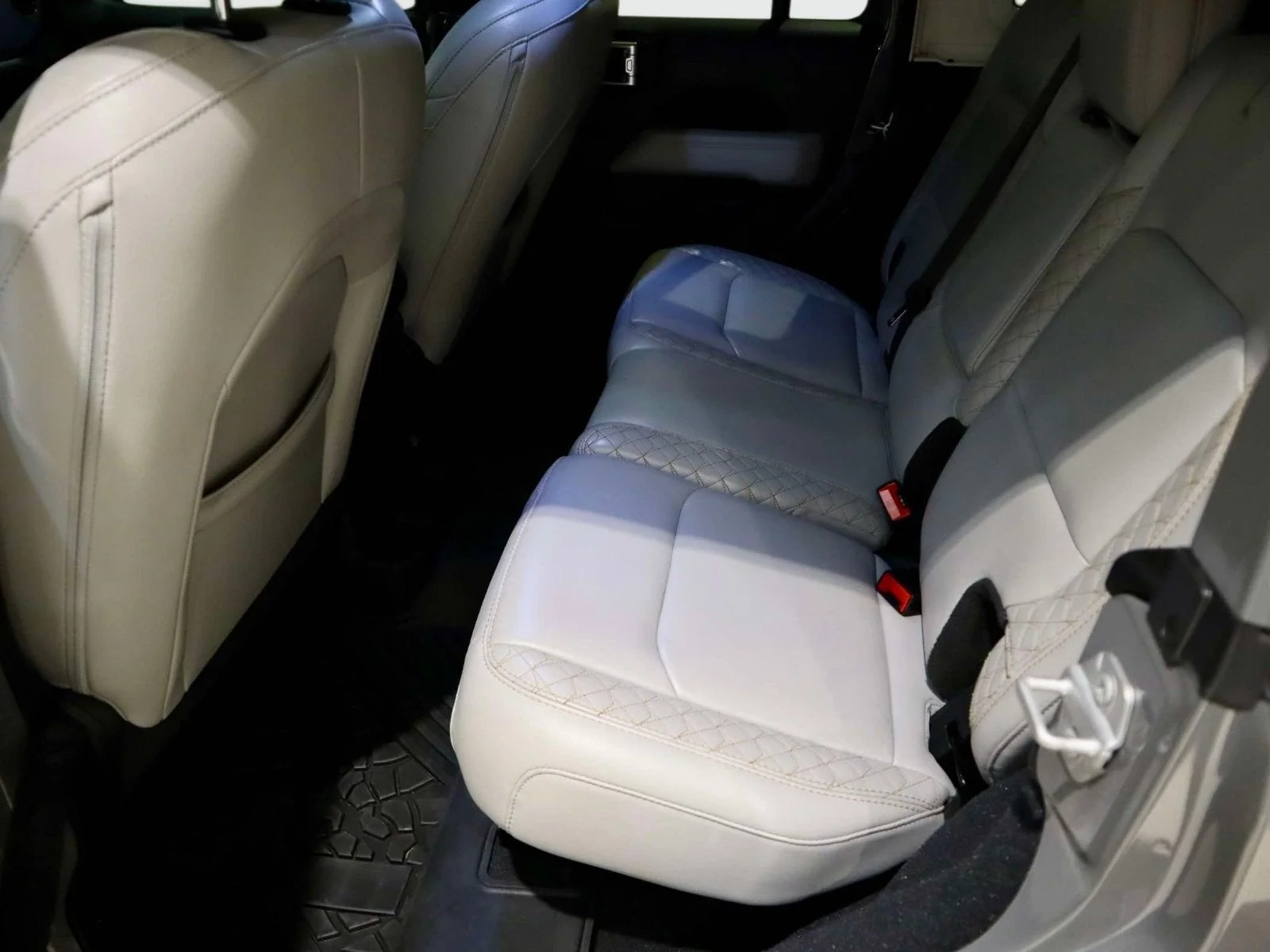 Used 2022 Sting-Gray Clearcoat Jeep Unlimited High Altitude image 17
