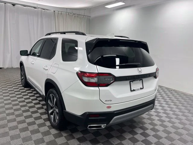 Used 2023 White Honda Touring image 6
