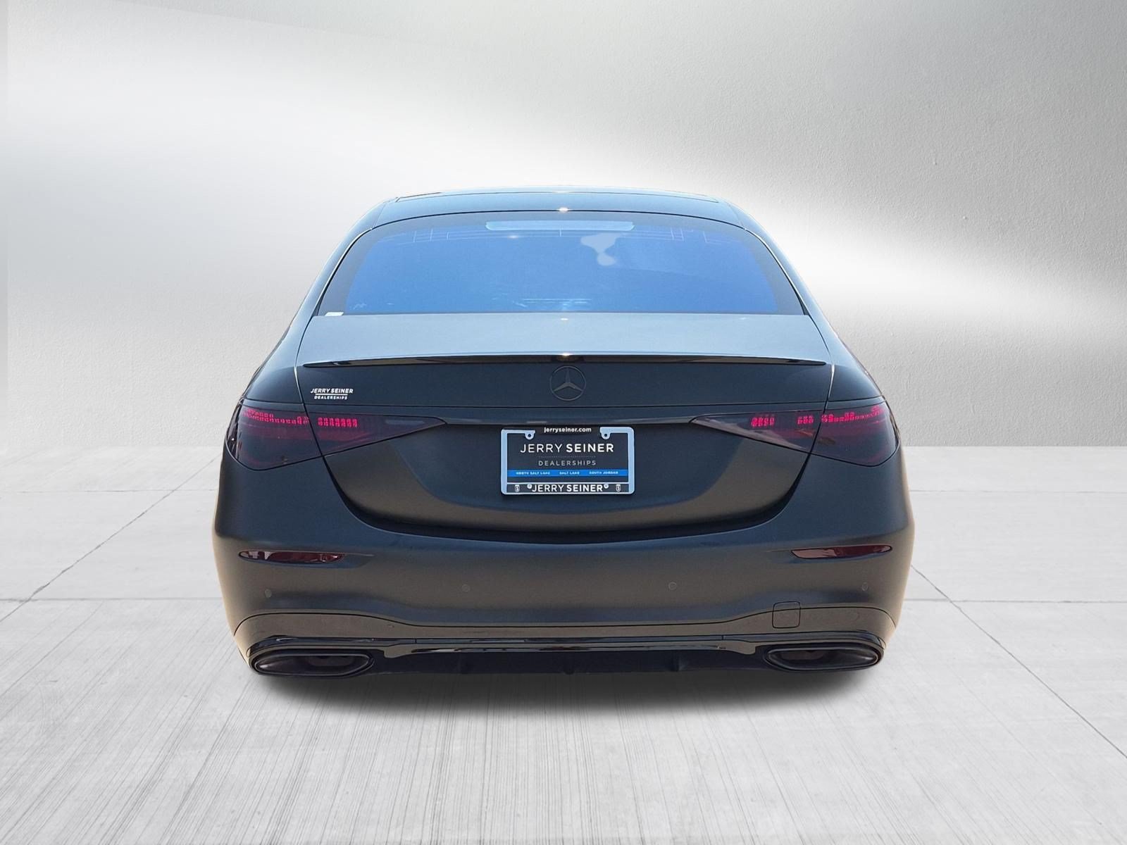 Used 2022 Black Mercedes-Benz 4MATIC® image 4