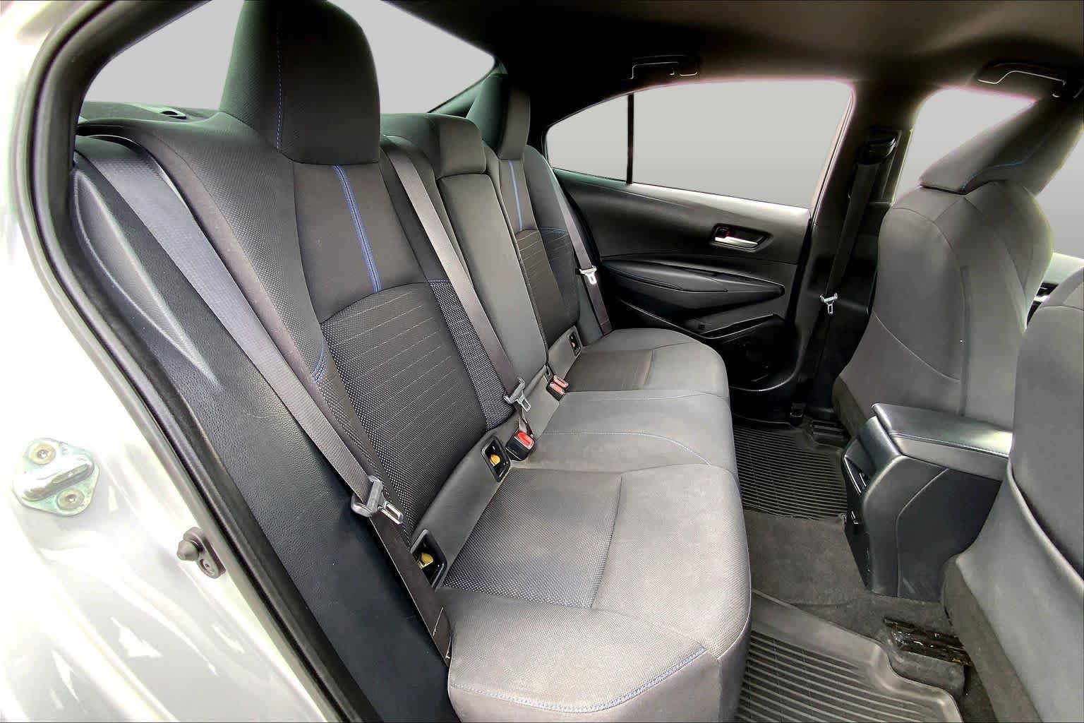 Used 2020 Classic Silver Metallic Toyota SE image 19