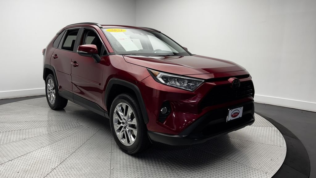 Used 2021 Red Toyota XLE Premium image 40