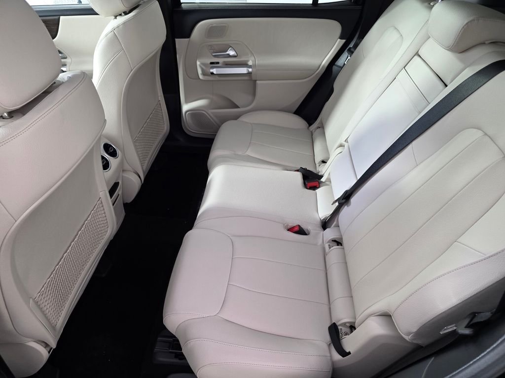 New 2026 Night Black Mercedes-Benz GLB 250 image 11