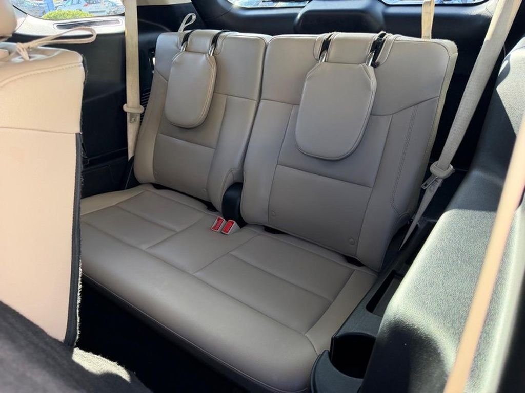 Used 2020 Star White Metallic Tri-Coat Ford XLT image 9