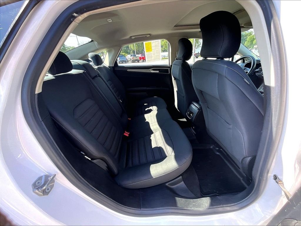 Used 2019 White Ford SE image 16