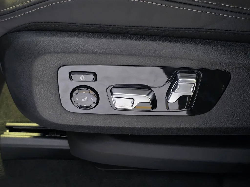 New 2026 Blue BMW sDrive40i image 18