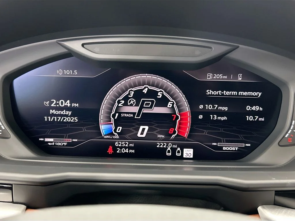 Used 2021  Lamborghini  image 33