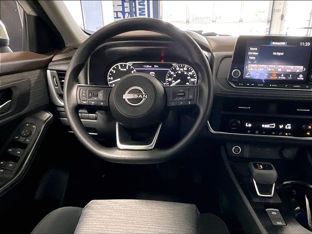 Used 2023 Pearl White Tricoat Nissan SV image 17