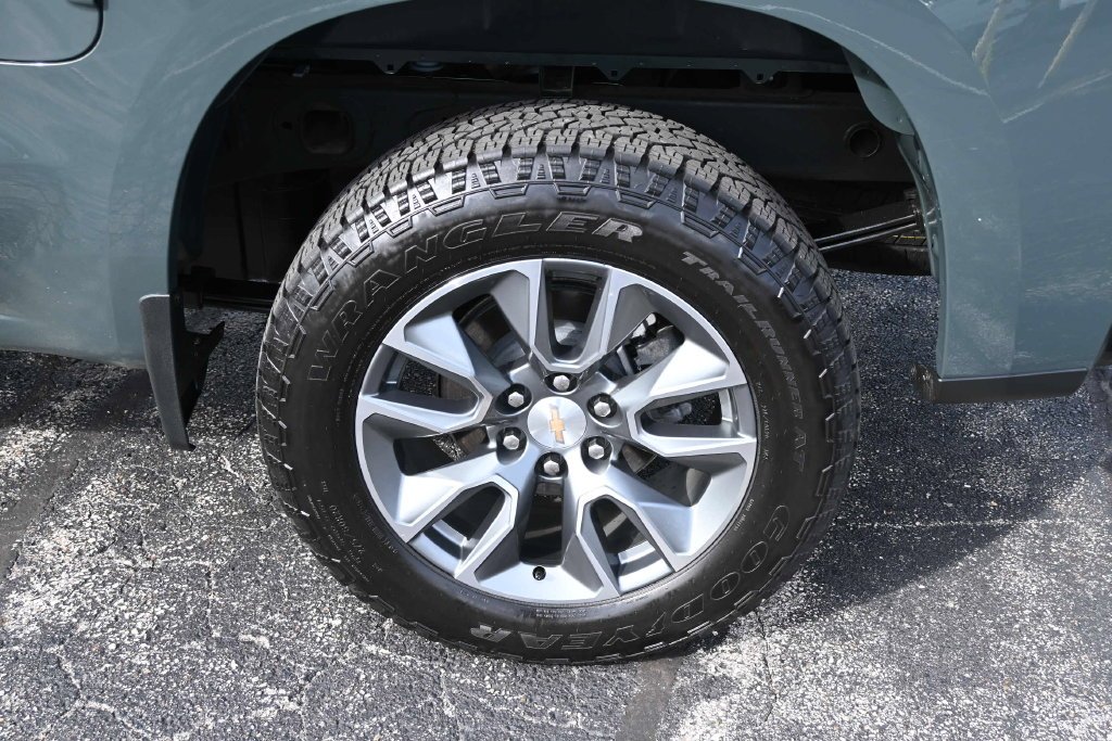 Used 2025 Cypress Chevrolet LT image 14