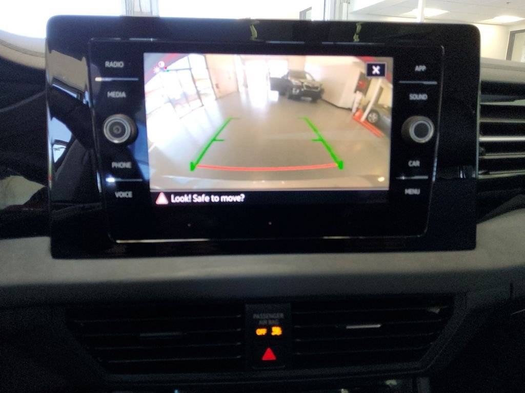 Used 2025  Volkswagen 1.5T SE image 26