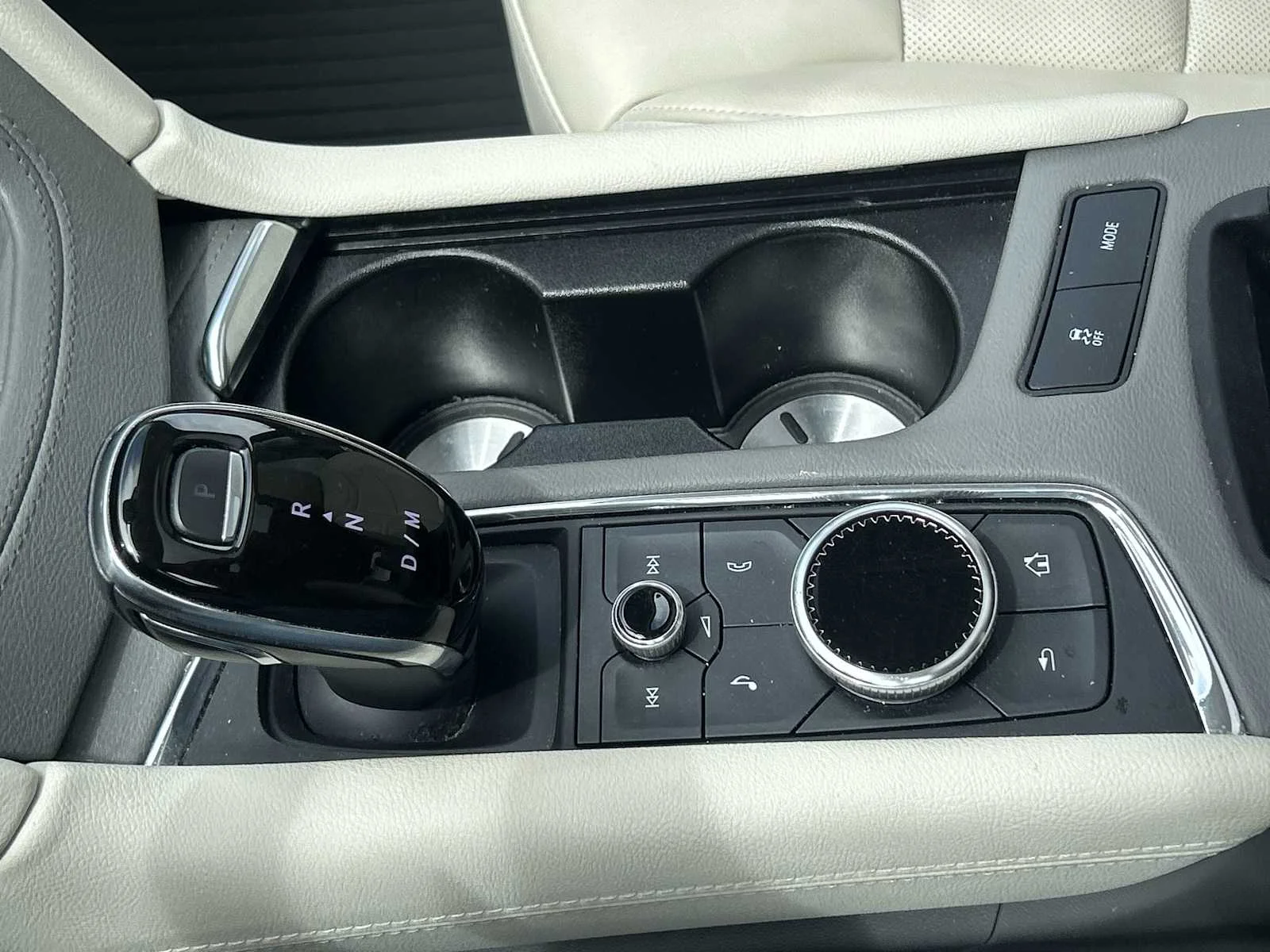 Used 2021 INFRARED TINTCOAT Cadillac Premium Luxury image 16
