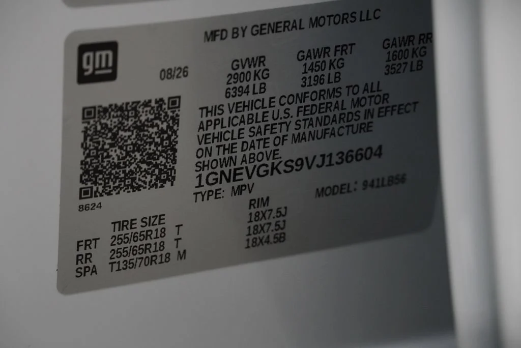 New 2027 Summit White Chevrolet LT image 42