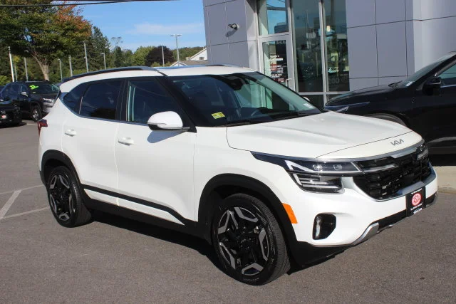 Used 2024 White Kia SX image 1