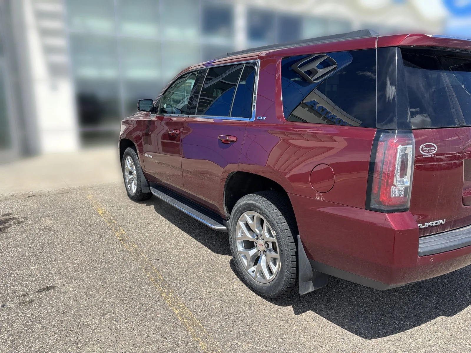 Used 2018 Red GMC SLT image 3
