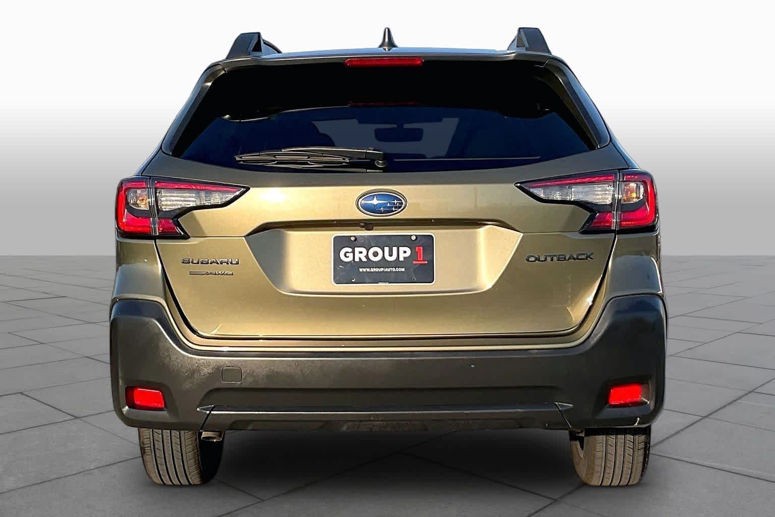 Used 2023 Autumn Green Metallic Subaru Onyx Edition image 5