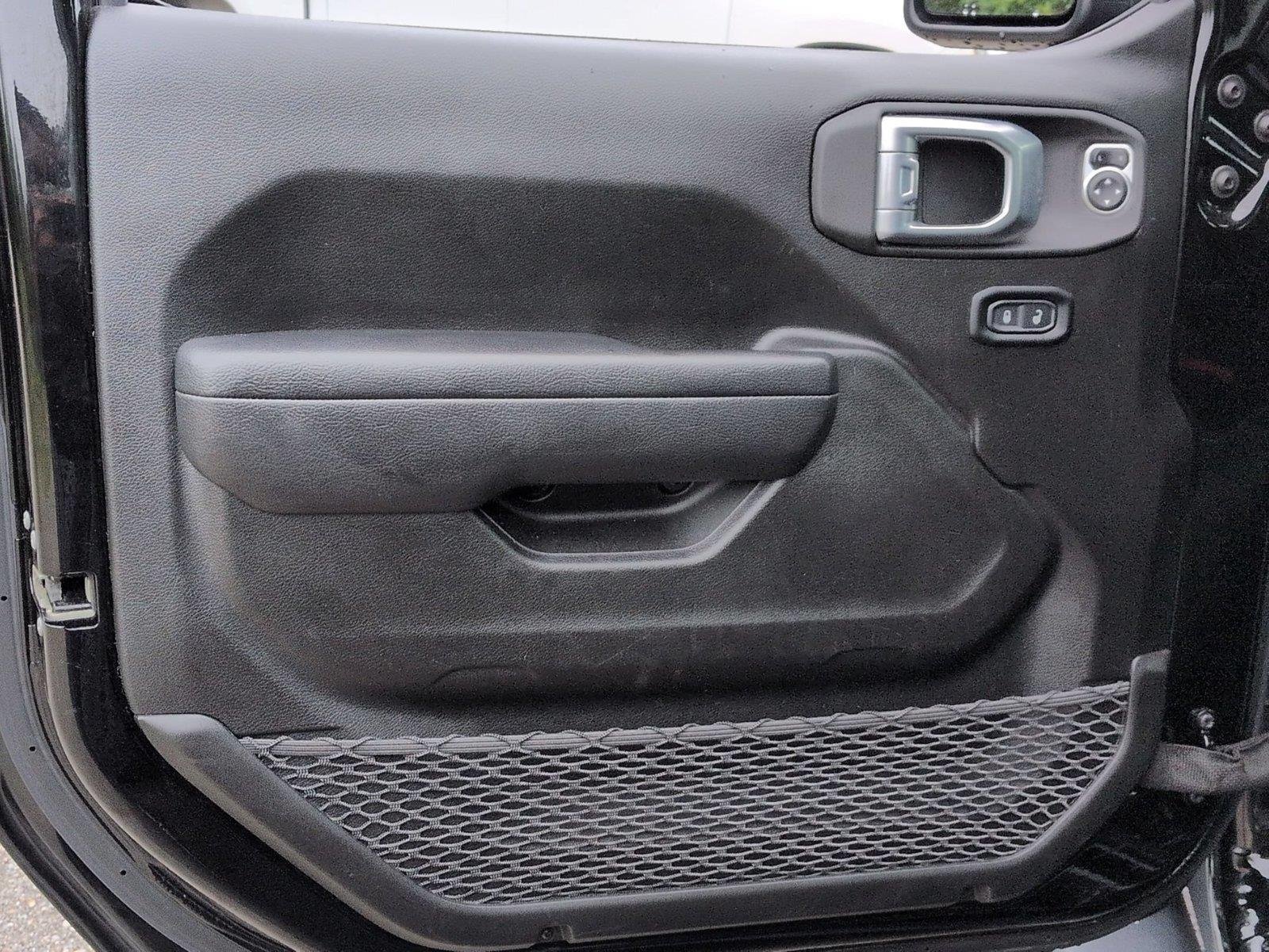 Used 2024 Black Clearcoat Jeep Sport S image 14