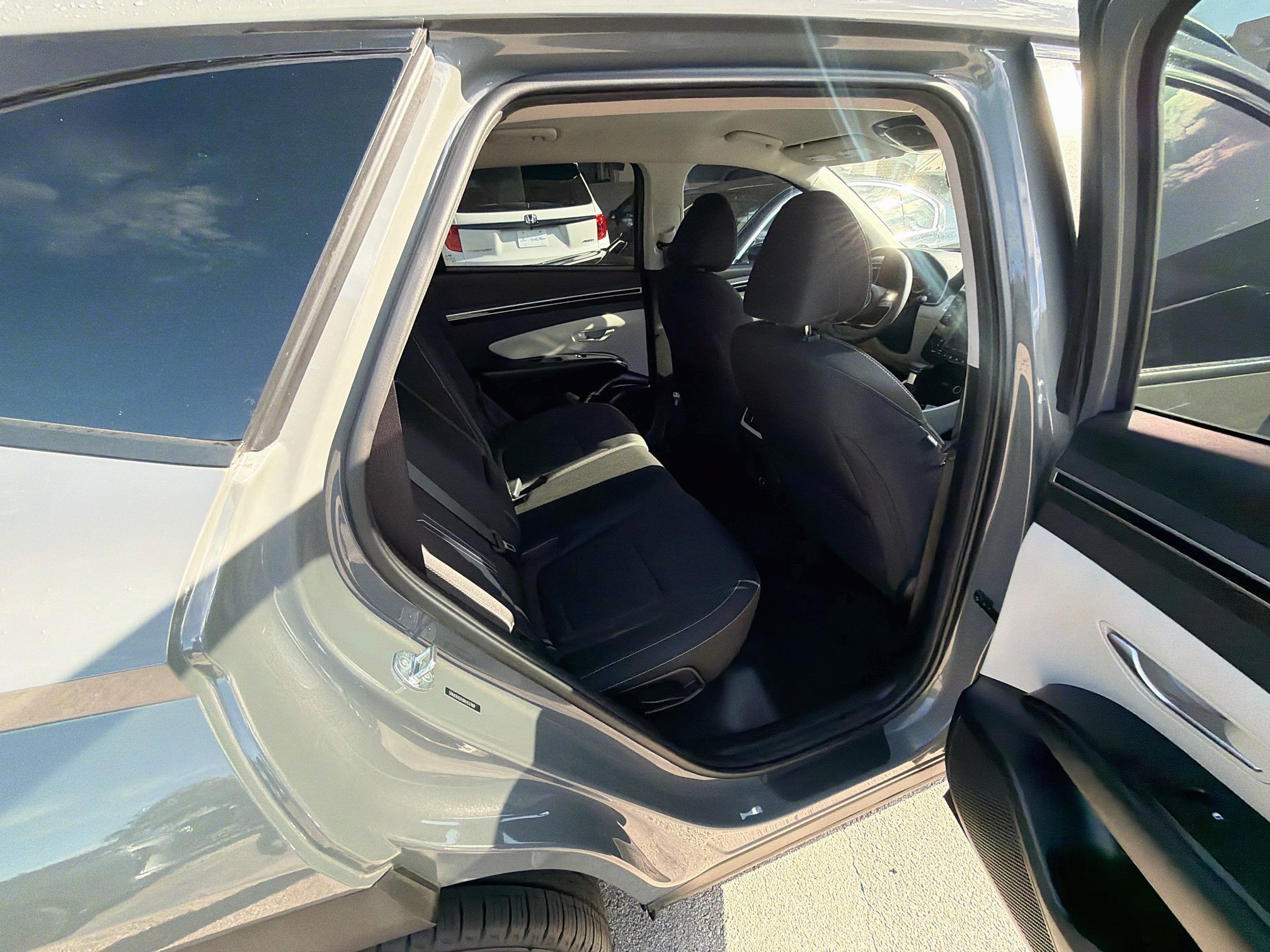 Used 2024 Hampton Gray Hyundai SEL image 27