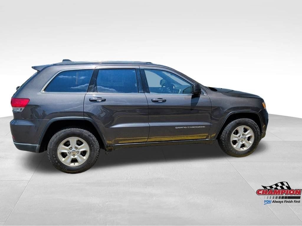 Used 2016 Gray Jeep Laredo image 6