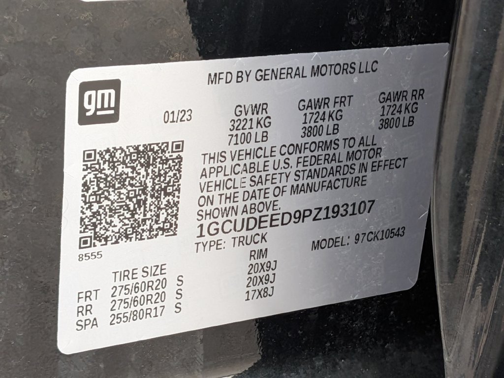 Used 2023 Black Chevrolet RST image 23
