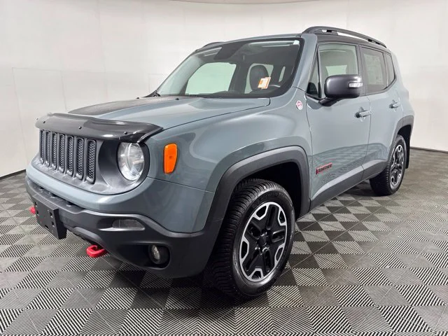 Used 2016 Gray Jeep Trailhawk image 8