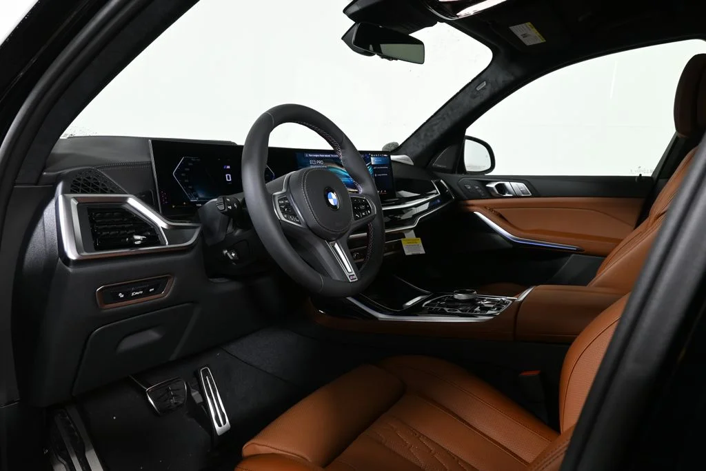Used 2027 Black BMW M60i image 15