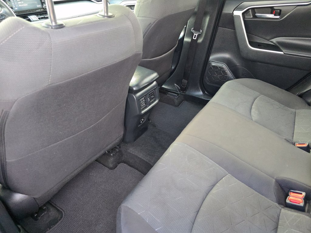 Used 2021  Toyota XLE image 20