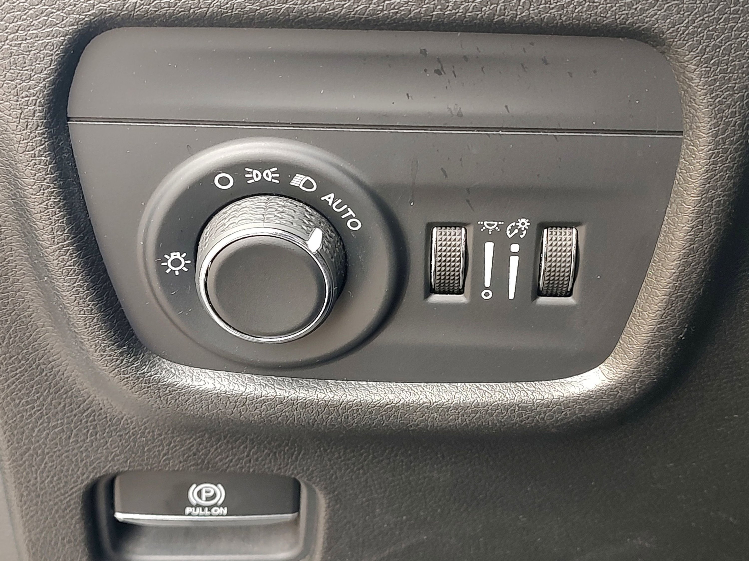 Used 2021 Bright White Clearcoat Jeep Laredo image 23