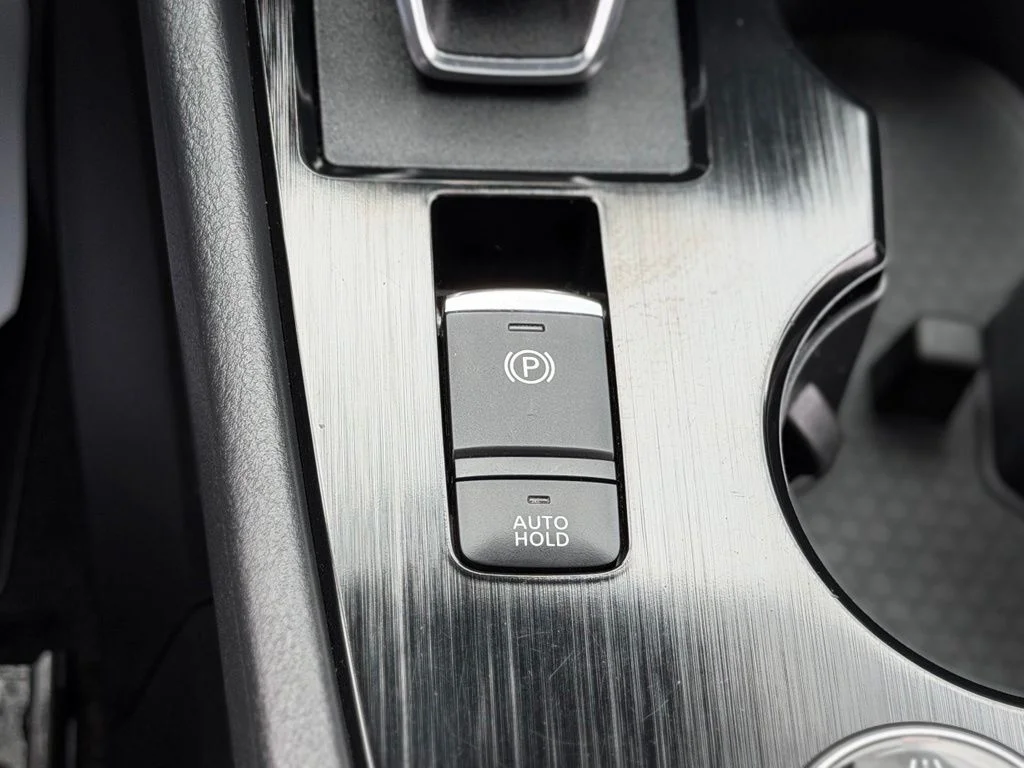 Used 2021 Gray Nissan SV image 18