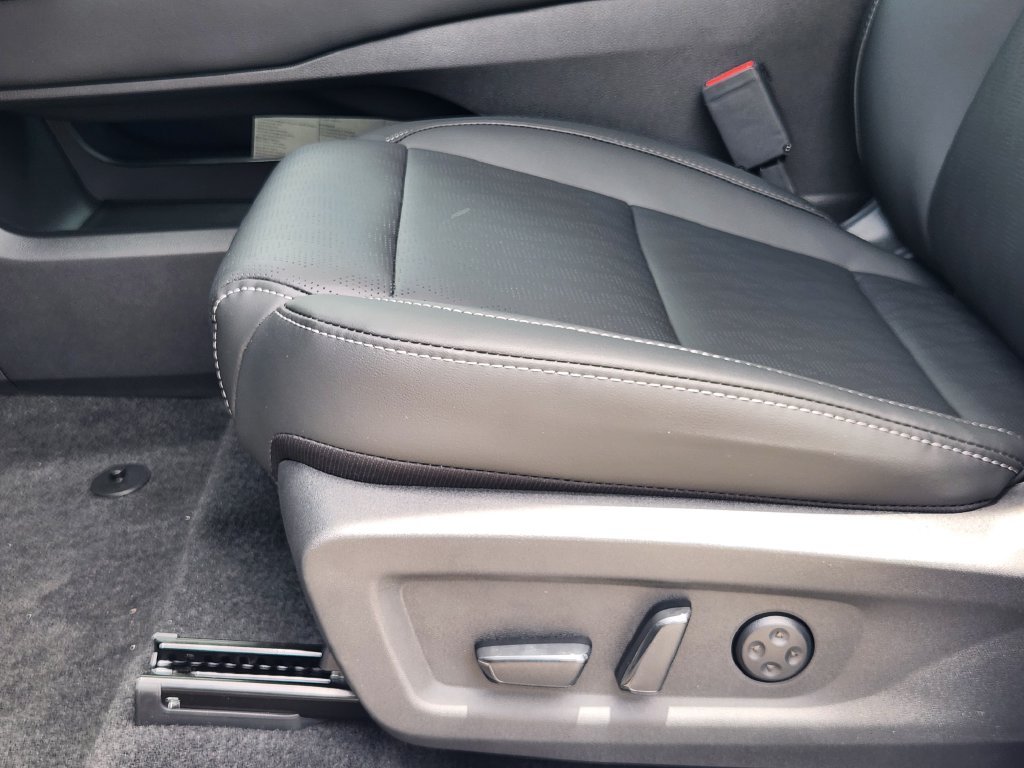 New 2026 Everest White Pearl TriCoat Nissan Platinum image 24