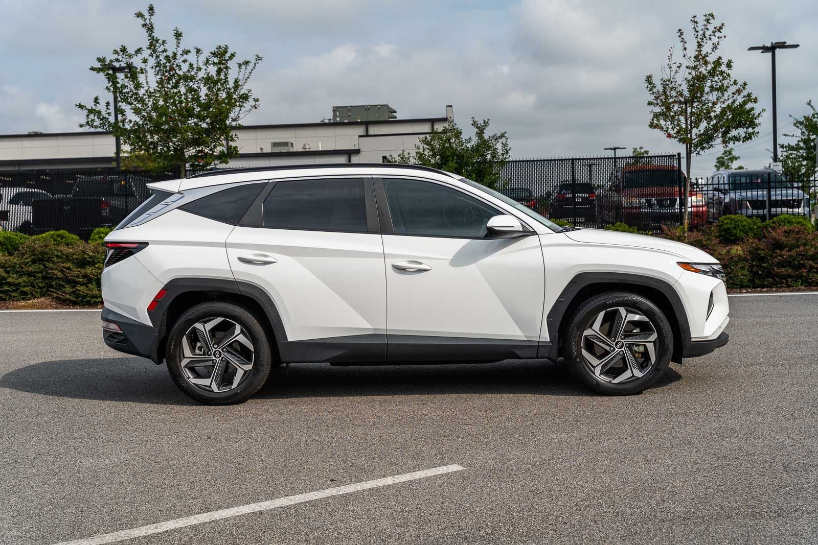 Used 2023 White Hyundai SEL image 8